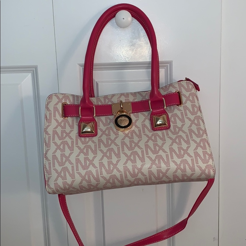 👛 NWOT Pink&White purse!